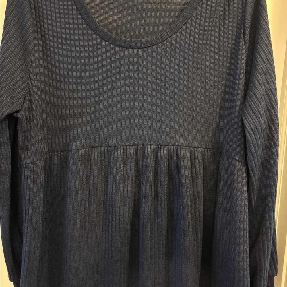 Elegant Navy Women's Scoop Neck Sweater